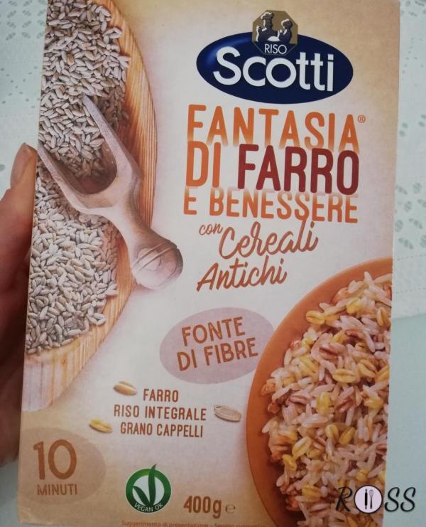 Fate bollire il mix di riso, farro e grano antico. Io ho usato, per facilitare, FANTASIA DI FARRO E BENESSERE con cereali antichi di Riso Scotti