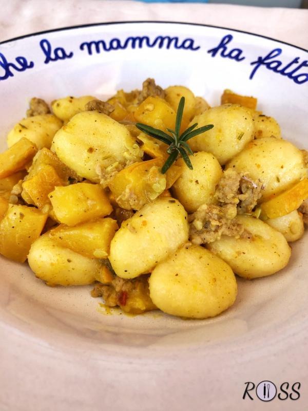 Gnocchi con zucchine gialle speziate