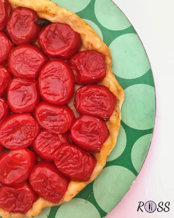 Tarte tatin con pomodorini